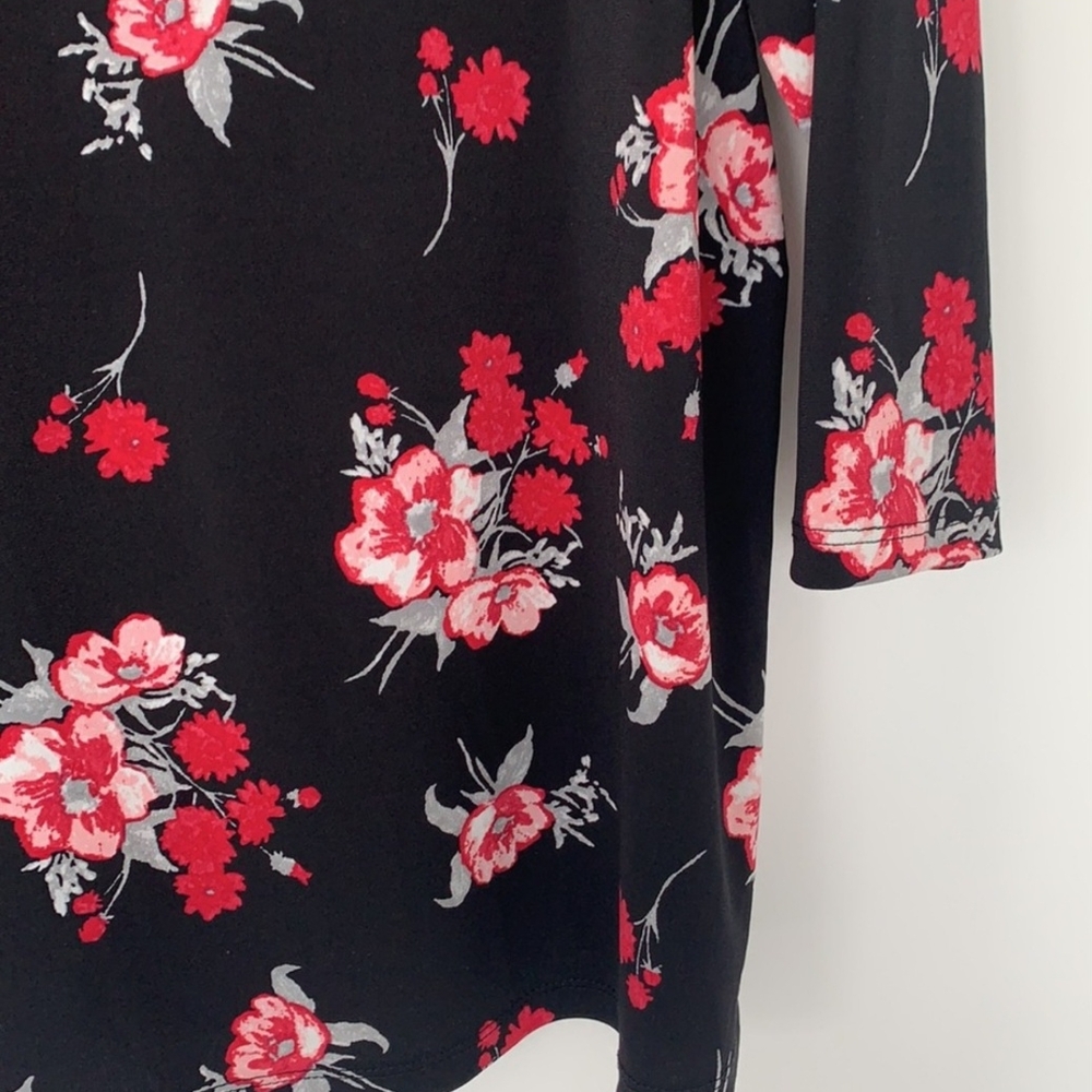 Floral Black and Red Long Sleeve Top - Picture 3 of 5